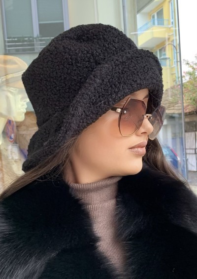 Шапка от астраган в светло синьо