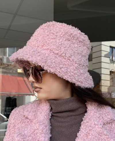 Шапка от астраган в светло синьо