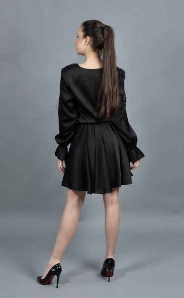 Разкошна дизайнерска рокля с пайети в черно